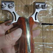TIRACHINAS PROFESIONAL CON CABEZA DE ARCO DE ACERO INOXIDABLE Y MANGO DE MADERA + ESTUCHE ARTESANO [HECHO A MANO]