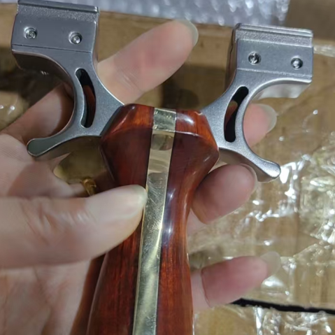 TIRACHINAS PROFESIONAL CON CABEZA DE ARCO DE ACERO INOXIDABLE Y MANGO DE MADERA + ESTUCHE ARTESANO [HECHO A MANO]